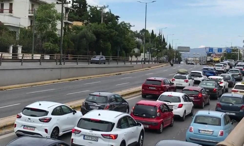 Τροχαίο με καραμπόλα πέντε οχημάτων στη λεωφόρο Κηφισίας